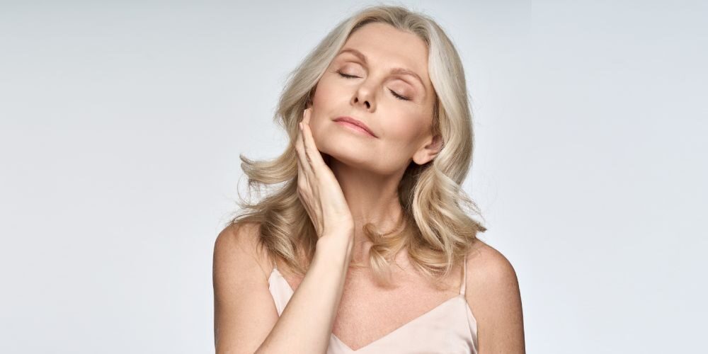 Ringiovanimento viso senza bisturi con il Lifting Liquido